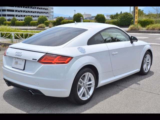 AUDI TT