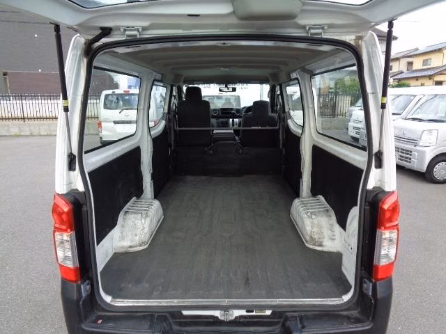 NISSAN CARAVAN