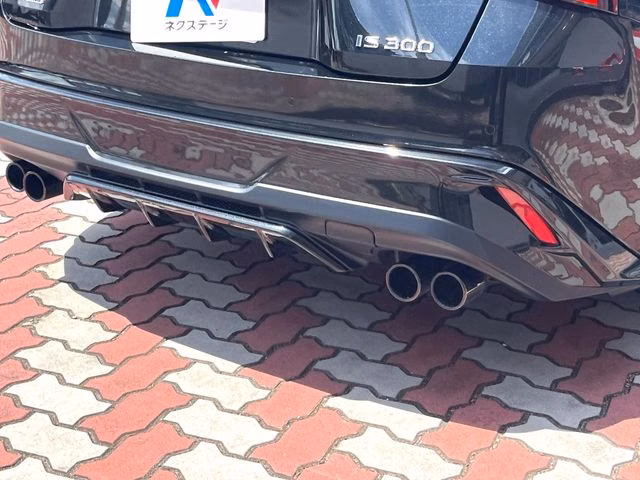 LEXUS IS300