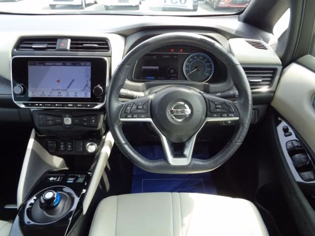 NISSAN LEAF