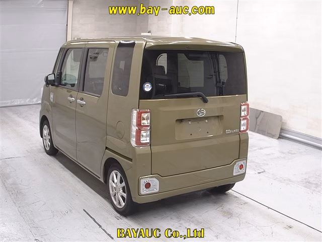 DAIHATSU WAKE