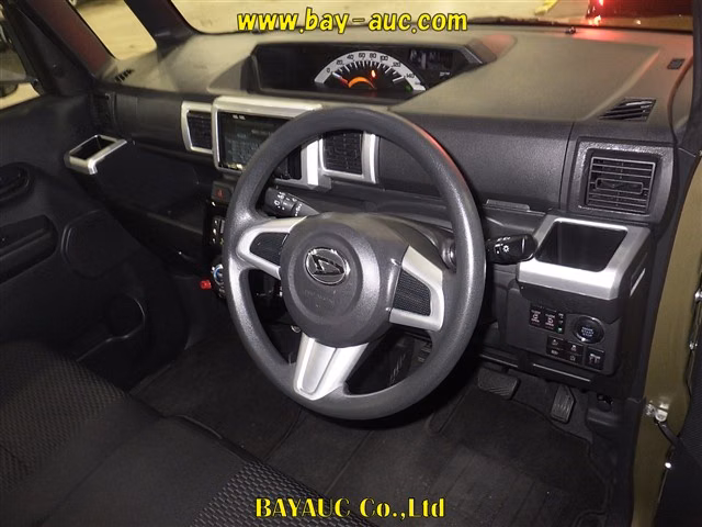 DAIHATSU WAKE