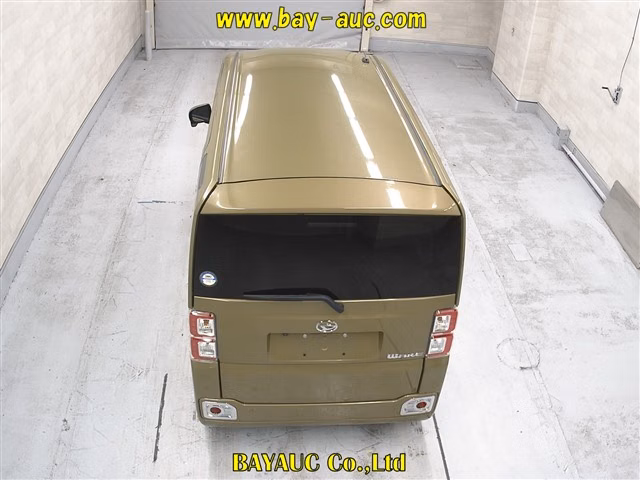 DAIHATSU WAKE