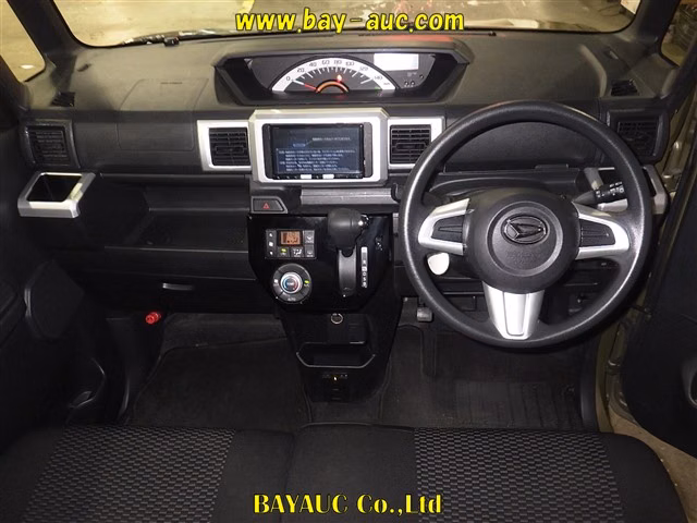 DAIHATSU WAKE