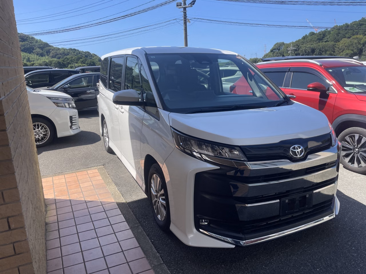 TOYOTA NOAH