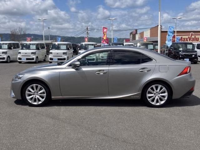 LEXUS IS300H