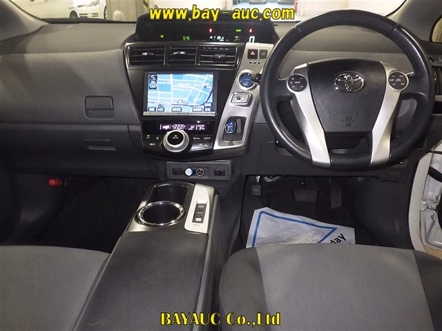 TOYOTA PRIUS ALPHA