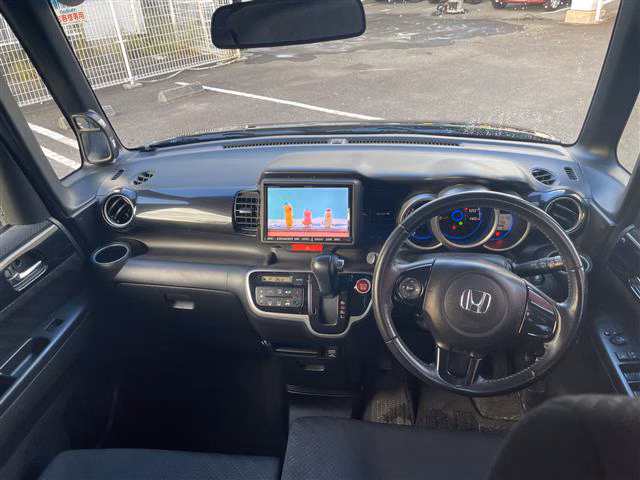 HONDA N-BOX