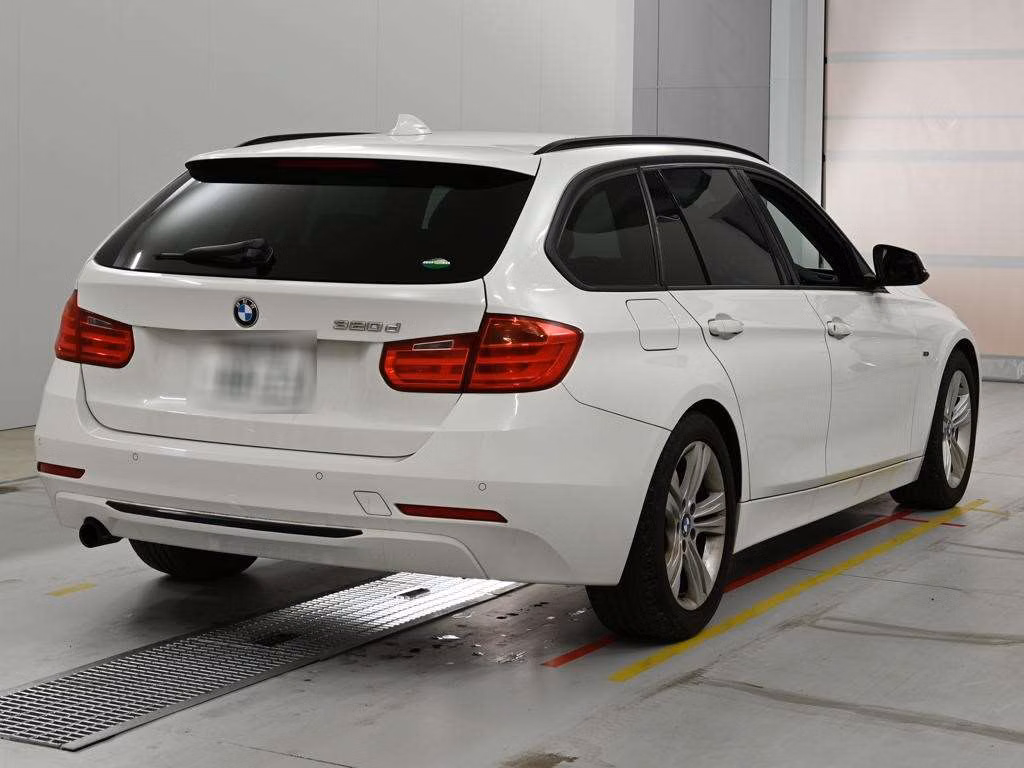 BMW 3-SERIES