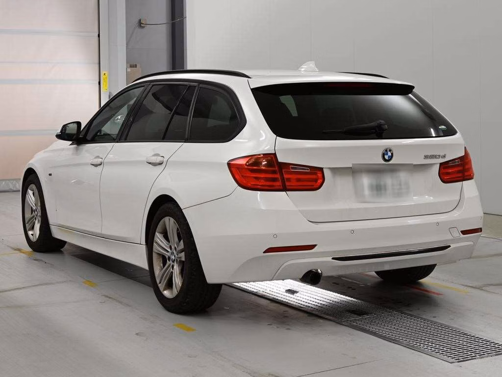 BMW 3-SERIES