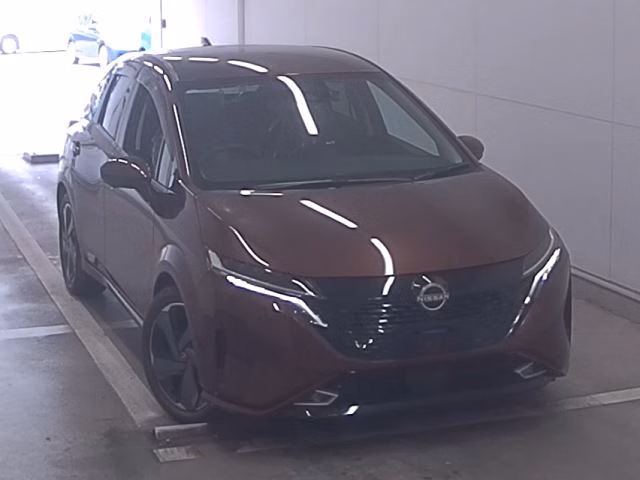 NISSAN AURA
