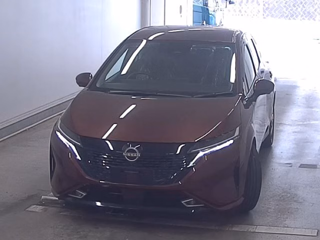 NISSAN AURA