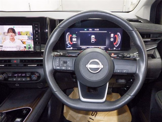 NISSAN AURA