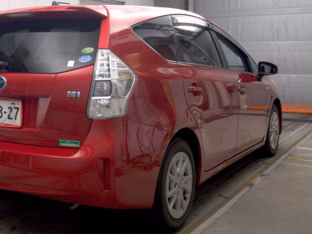 TOYOTA PRIUS ALPHA
