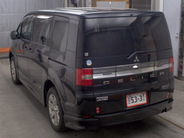 MITSUBISHI DELICA D:5