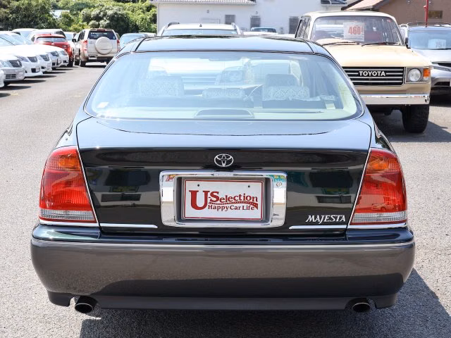 TOYOTA CROWN MAJESTA