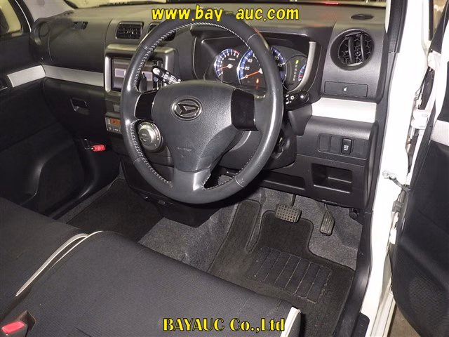 DAIHATSU MOVE CONTE