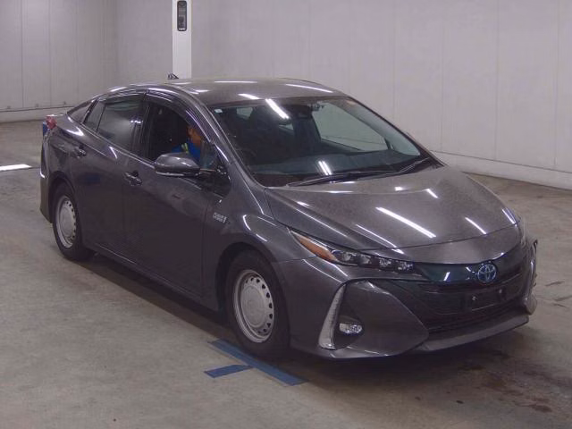 TOYOTA PRIUS PHV