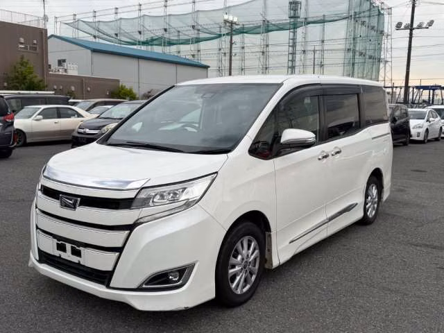 TOYOTA NOAH