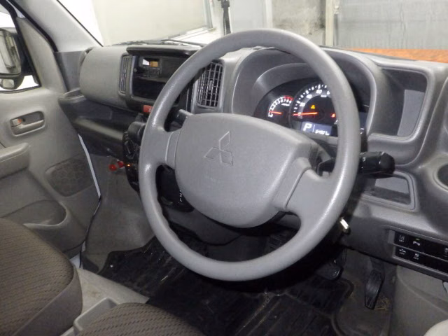 MITSUBISHI MINICAB