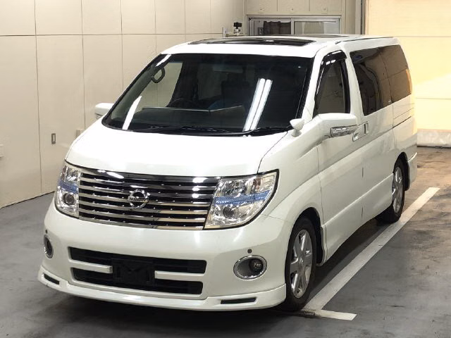 NISSAN ELGRAND