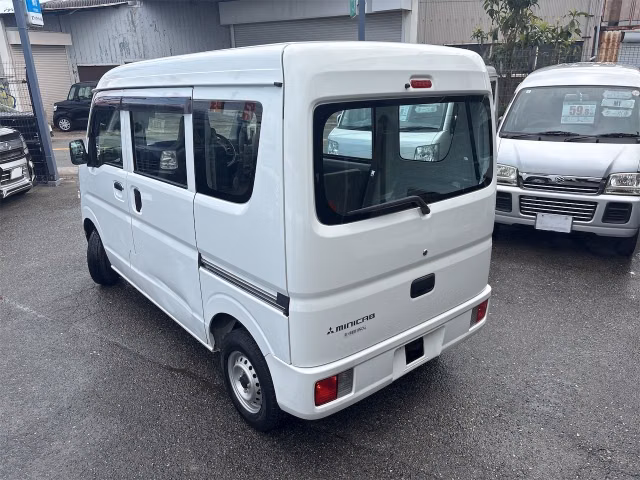 MITSUBISHI MINICAB