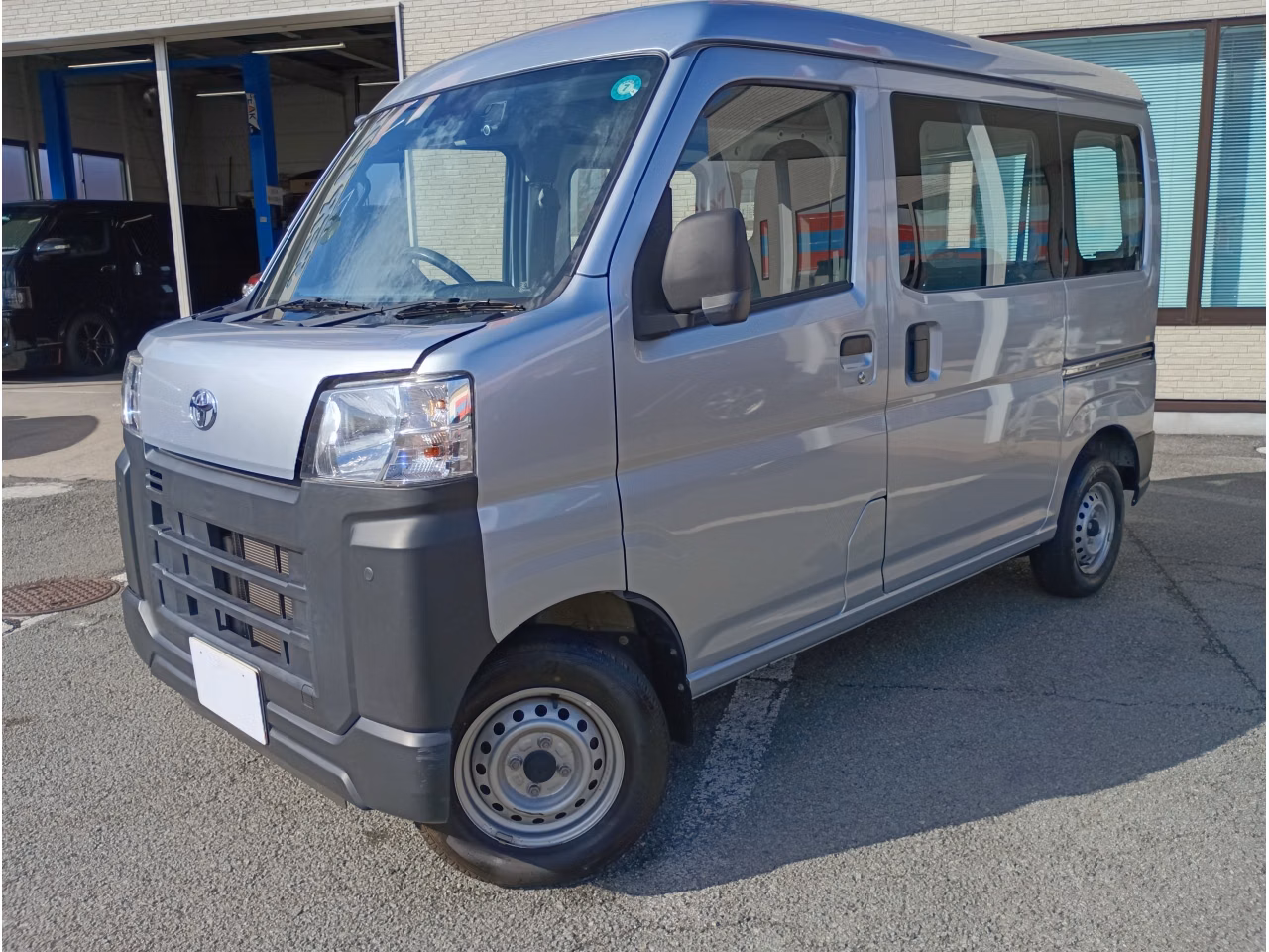 TOYOTA PIXIS VAN