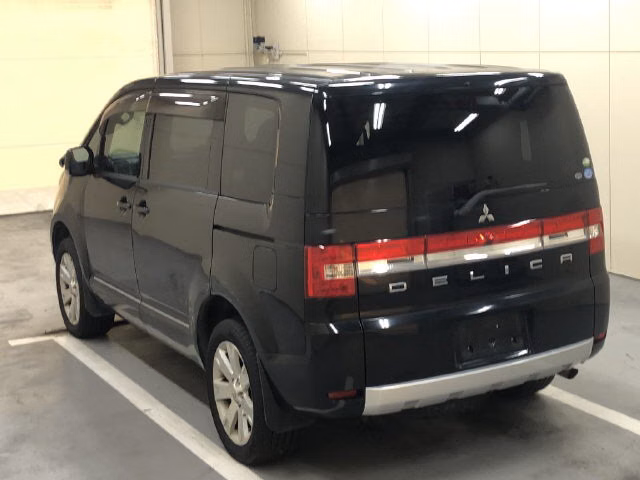 MITSUBISHI DELICA D:5