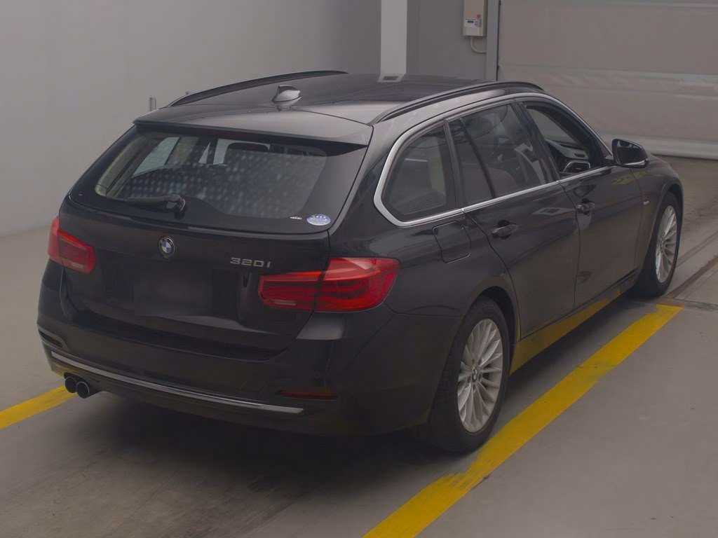 BMW 3-SERIES