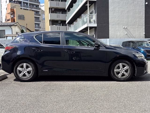 LEXUS CT200H