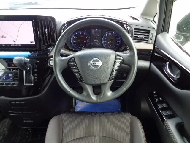 NISSAN ELGRAND