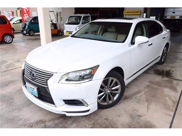LEXUS LS600H