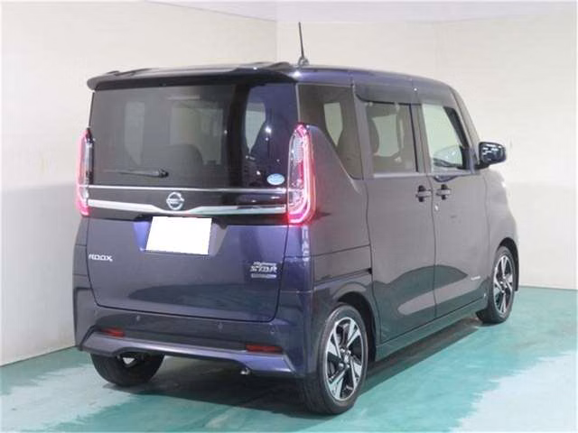 NISSAN ROOX