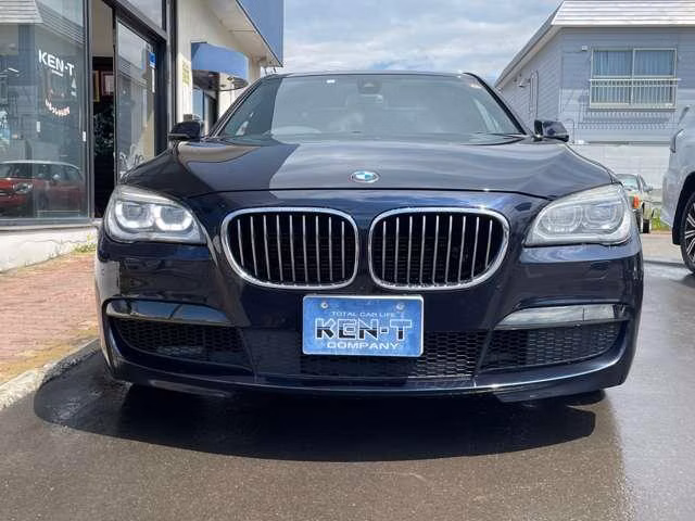 BMW 7-SERIES