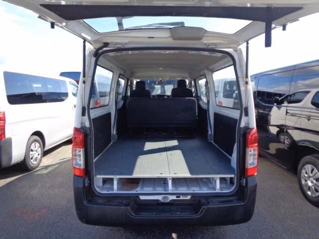 NISSAN NV350 CARAVAN