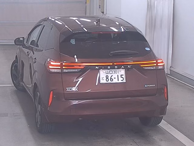 NISSAN AURA