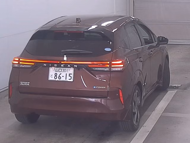 NISSAN AURA