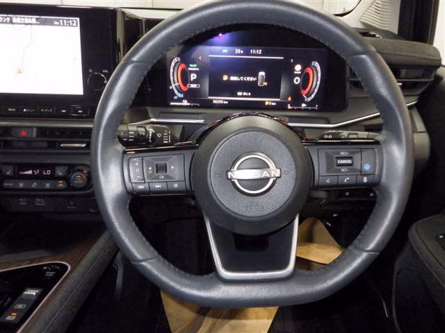 NISSAN AURA