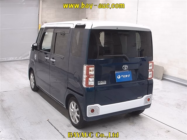 TOYOTA PIXIS MEGA