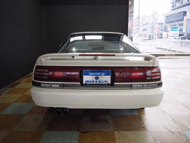 TOYOTA SUPRA