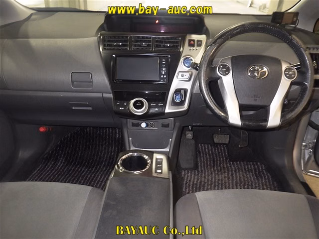 TOYOTA PRIUS ALPHA