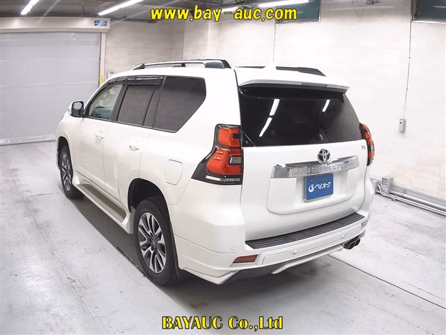 TOYOTA LAND CRUISER PRADO