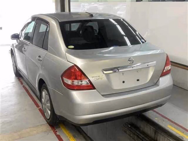 NISSAN TIIDA LATIO