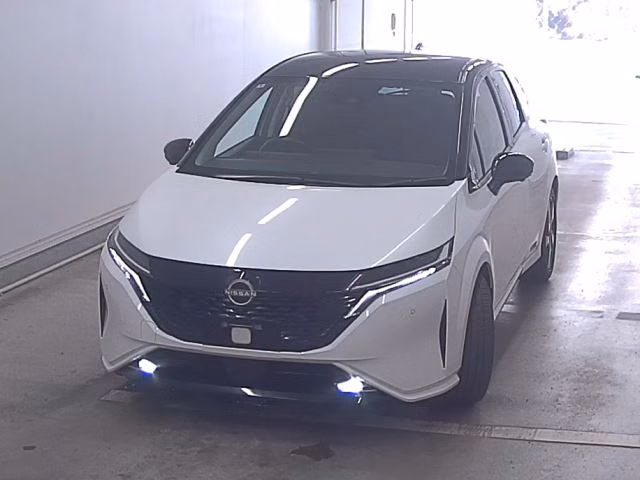 NISSAN AURA