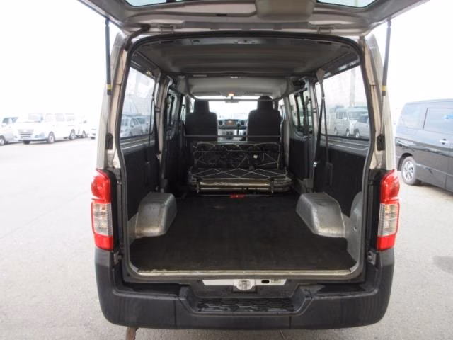 NISSAN NV350 CARAVAN