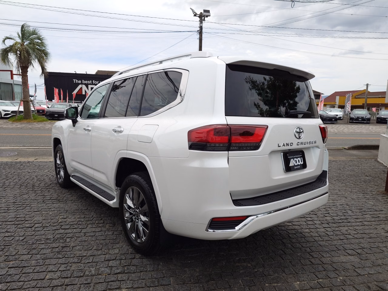 TOYOTA LAND CRUISER