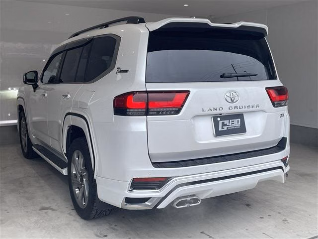 TOYOTA LAND CRUISER