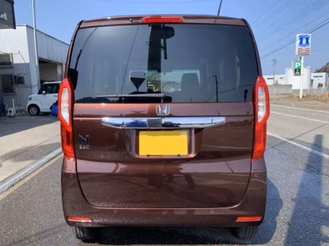 HONDA N-BOX