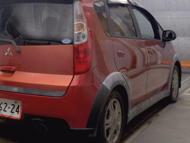 MITSUBISHI COLT