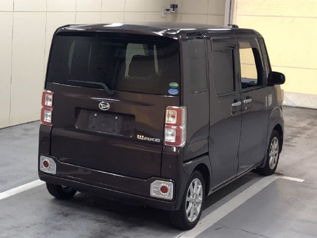 DAIHATSU WAKE